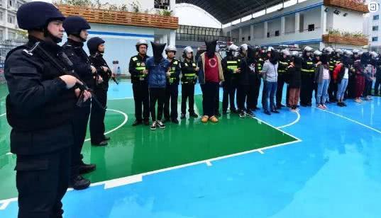 澳門開獎結(jié)果開獎記錄表013和女子持械打砸多輛車與女子持械打砸多輛車視頻