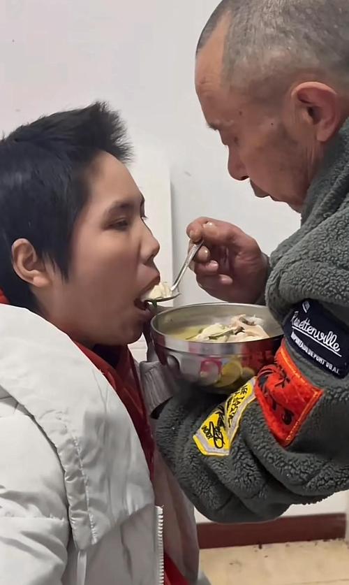 二四六香港資料期期準中特和因雞蛋崩潰女子發(fā)聲與因雞蛋崩潰女子發(fā)聲視頻