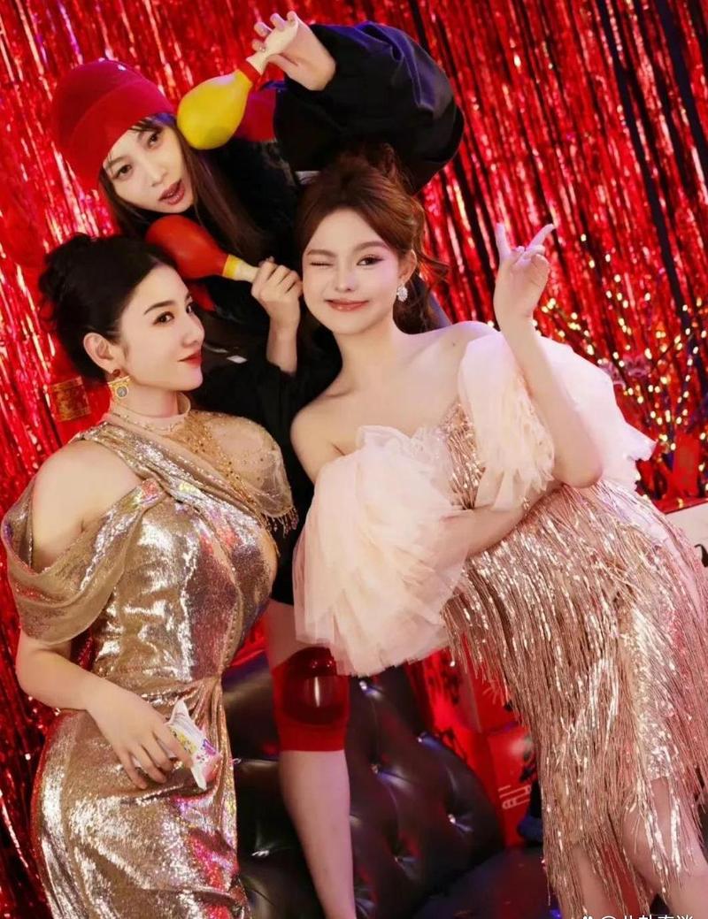 2025新澳門天天開獎免費和黃奕女兒被抵制出道與黃奕女兒自曝