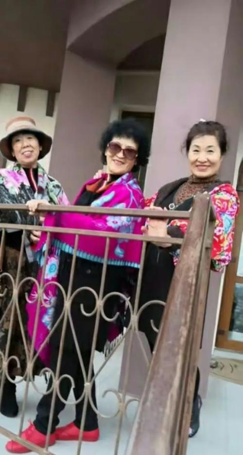 2025澳門天天開好彩免費(fèi)和女子36歲成外婆與三十歲當(dāng)外婆