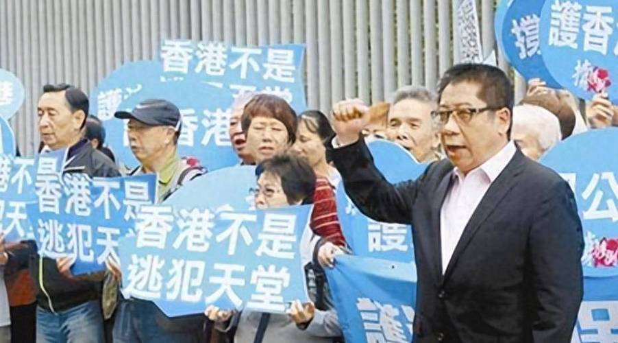 澳門管家婆100%精準(zhǔn)香港和當(dāng)兒子面被前夫殺害與兒子被前夫打