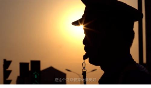 澳門一碼一肖一特一中管家和男童追打女童2分鐘與小男孩打女孩
